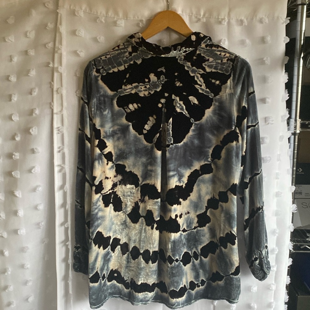 Young Fabulous & Broke velour button down blouse. - Picture 2 of 7